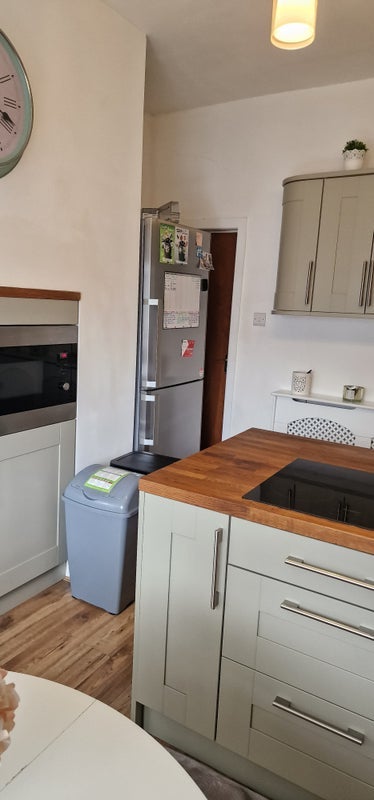 Room Exmouth Place in Bradford