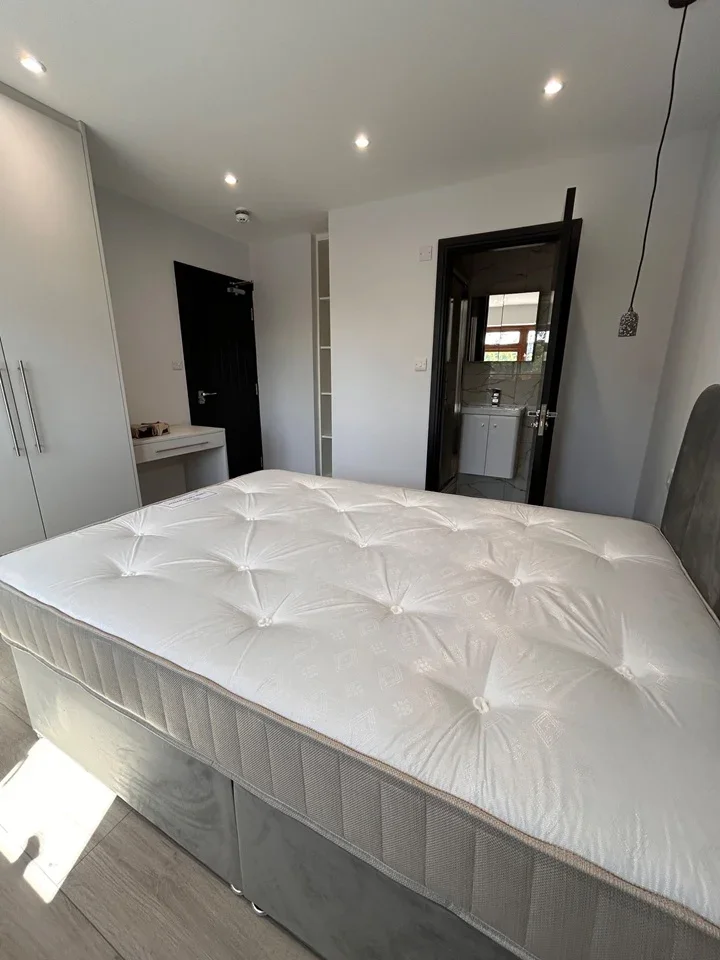 Room Green Man Lane in Greater London