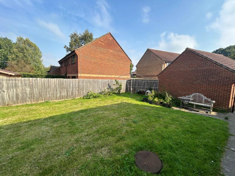 Flat Marjoram Close in Guildford
