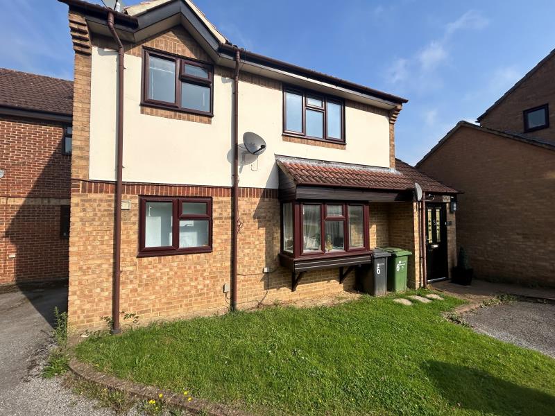 Flat Marjoram Close in Guildford