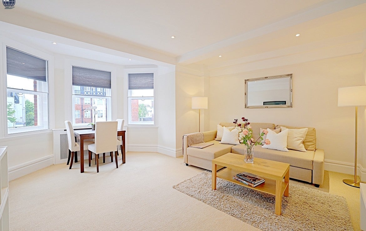 Flat Abbey Road in Greater London