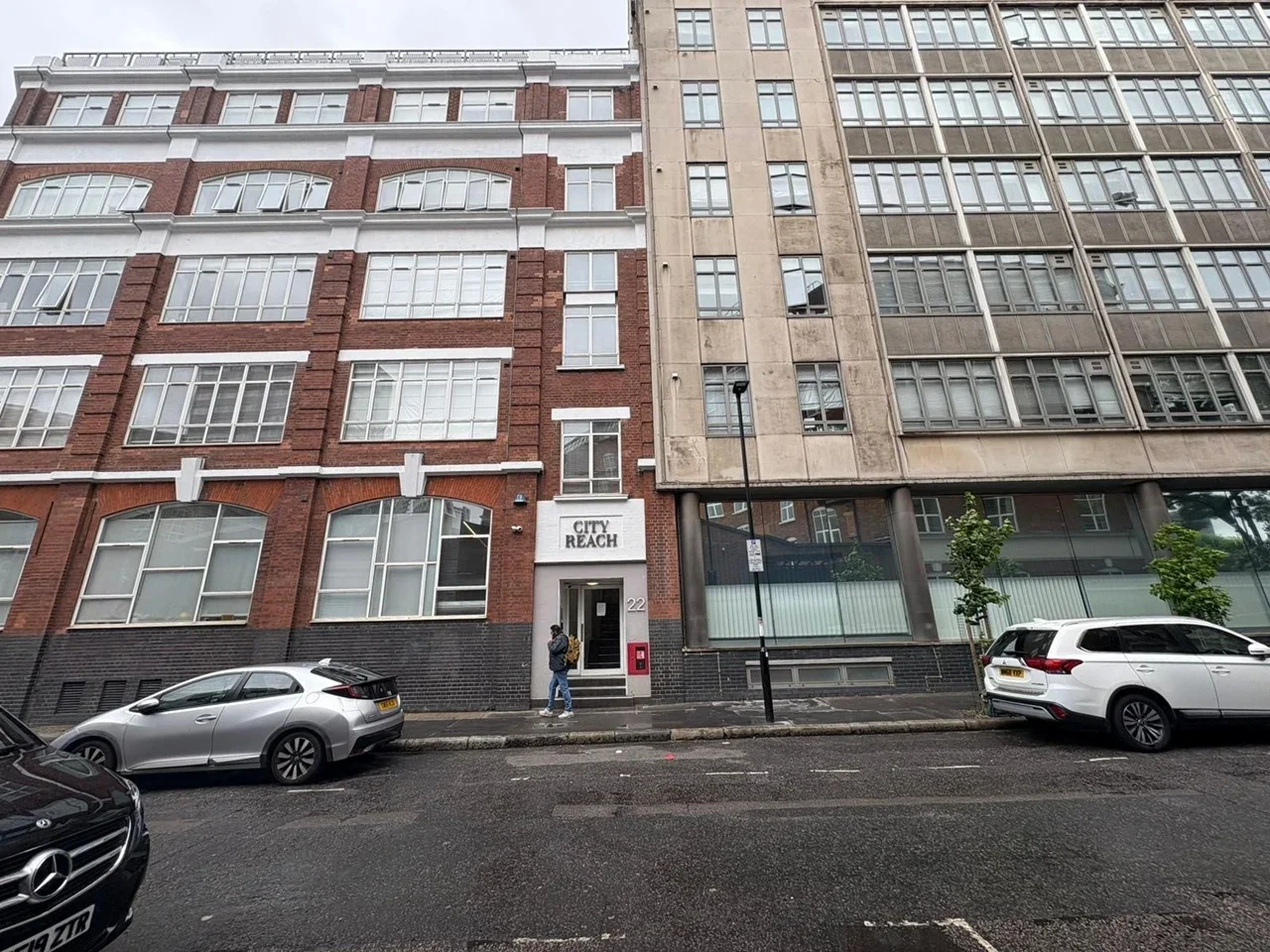 Room City Road in Greater London