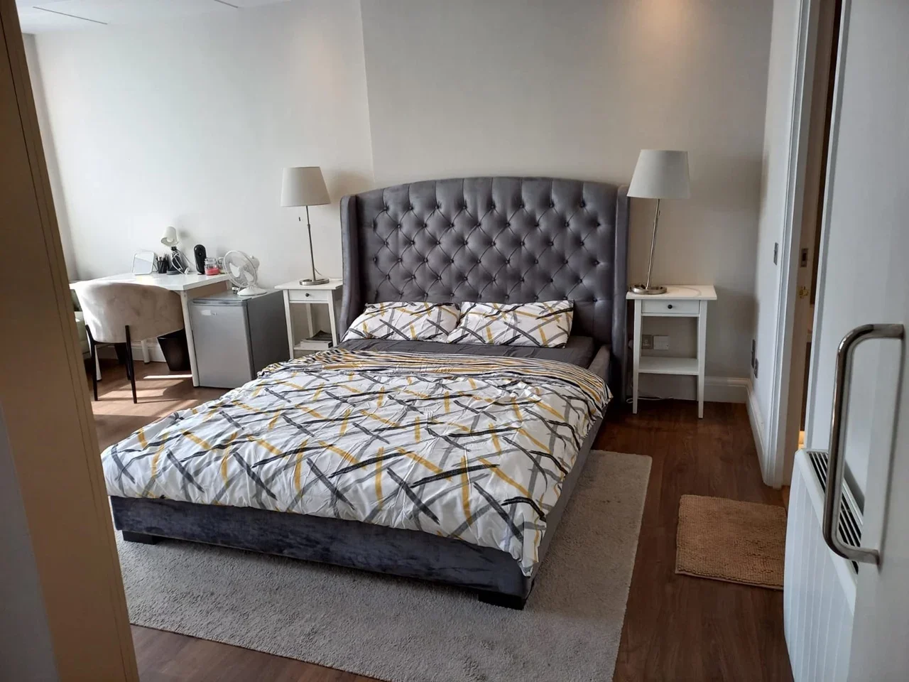 Room City Road in Greater London