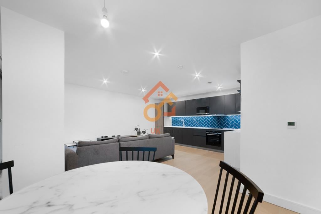 Flat Gorsuch Place in Greater London