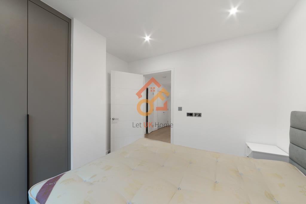 Flat Gorsuch Place in Greater London
