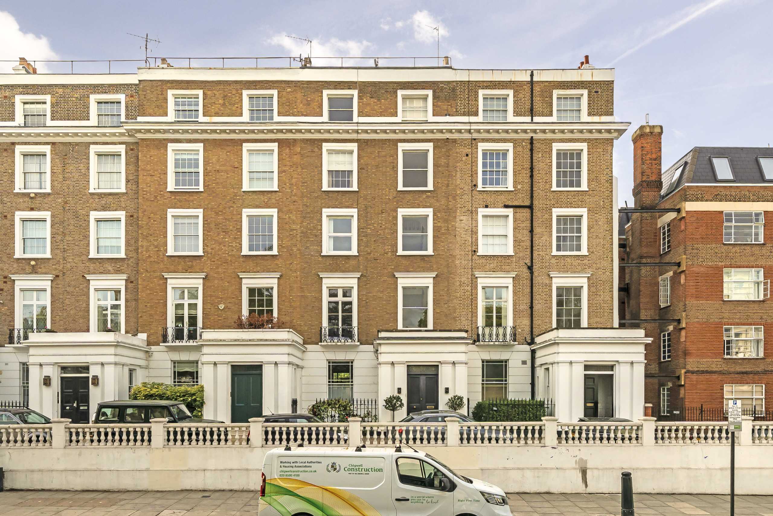 Flat Ladbroke Grove in Greater London