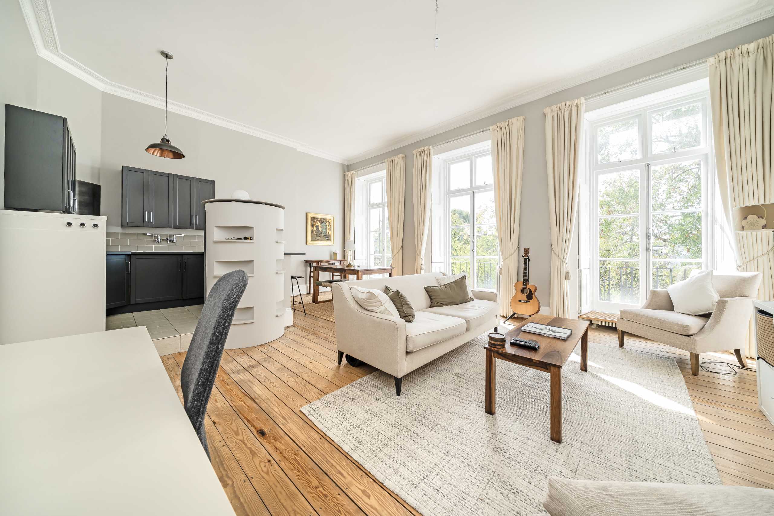 Flat Ladbroke Grove in Greater London