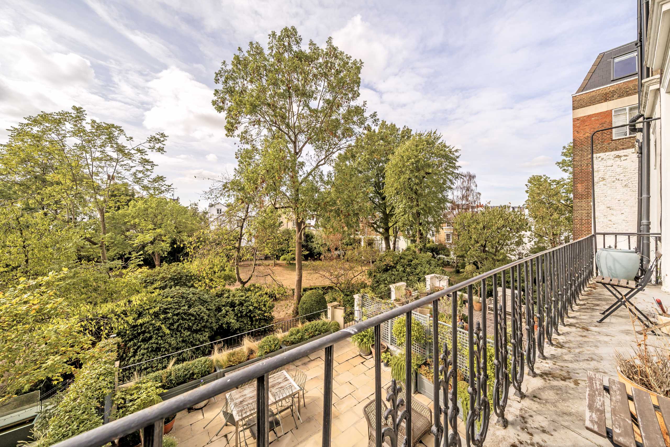 Flat Ladbroke Grove in Greater London