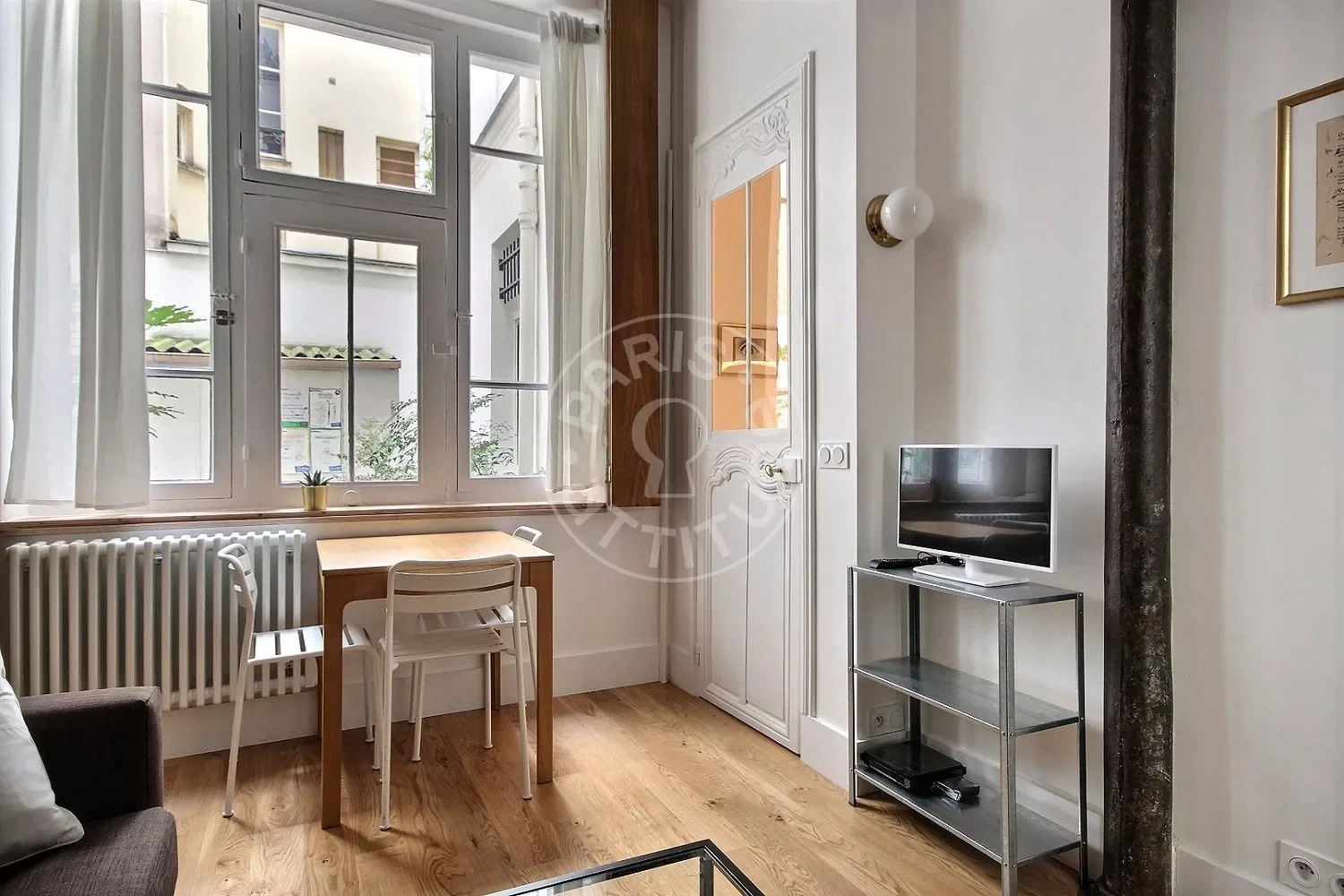 Appartement Rue Crozatier à Paris