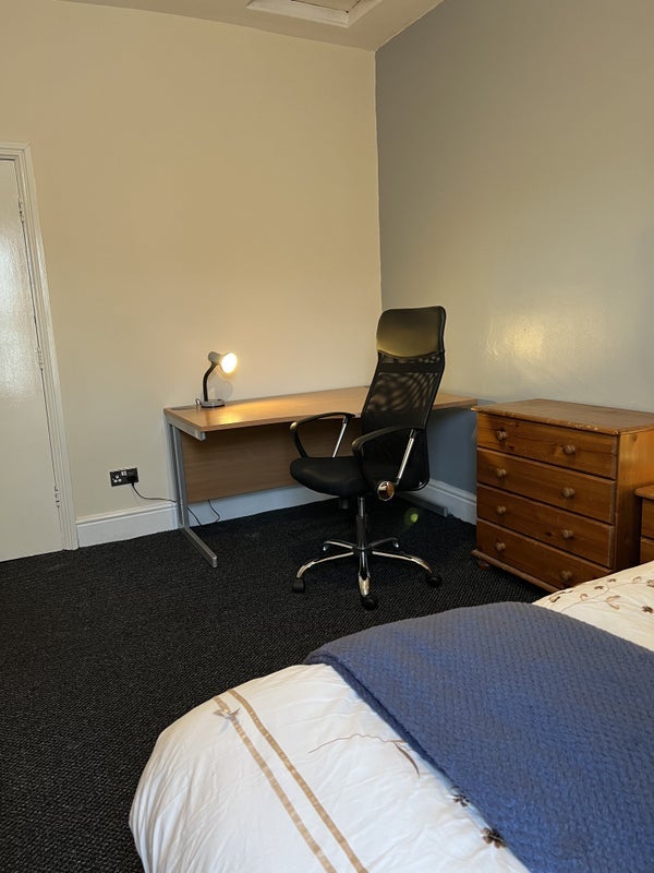 Room Sydney Street in Newcastle-under-Lyme