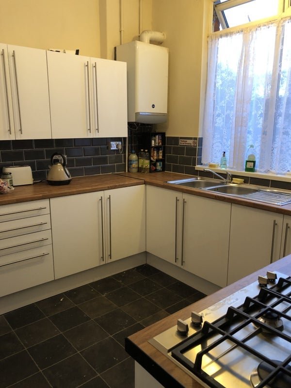 Room Sydney Street in Newcastle-under-Lyme