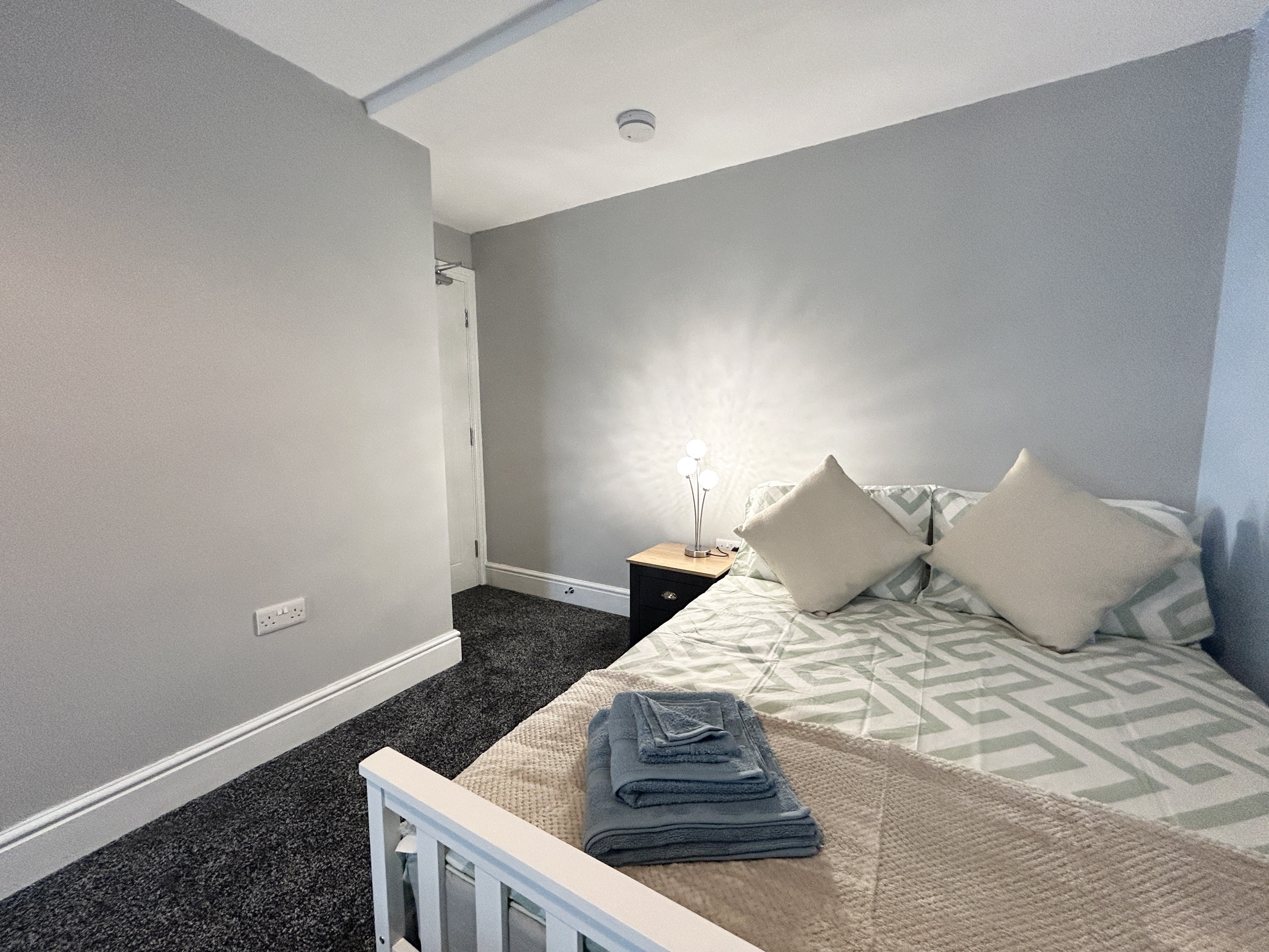 Room Liverpool Road in Salford