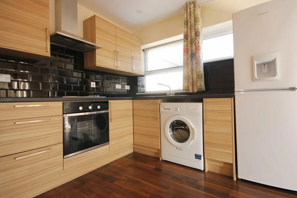 Flat Camm Gardens in Greater London