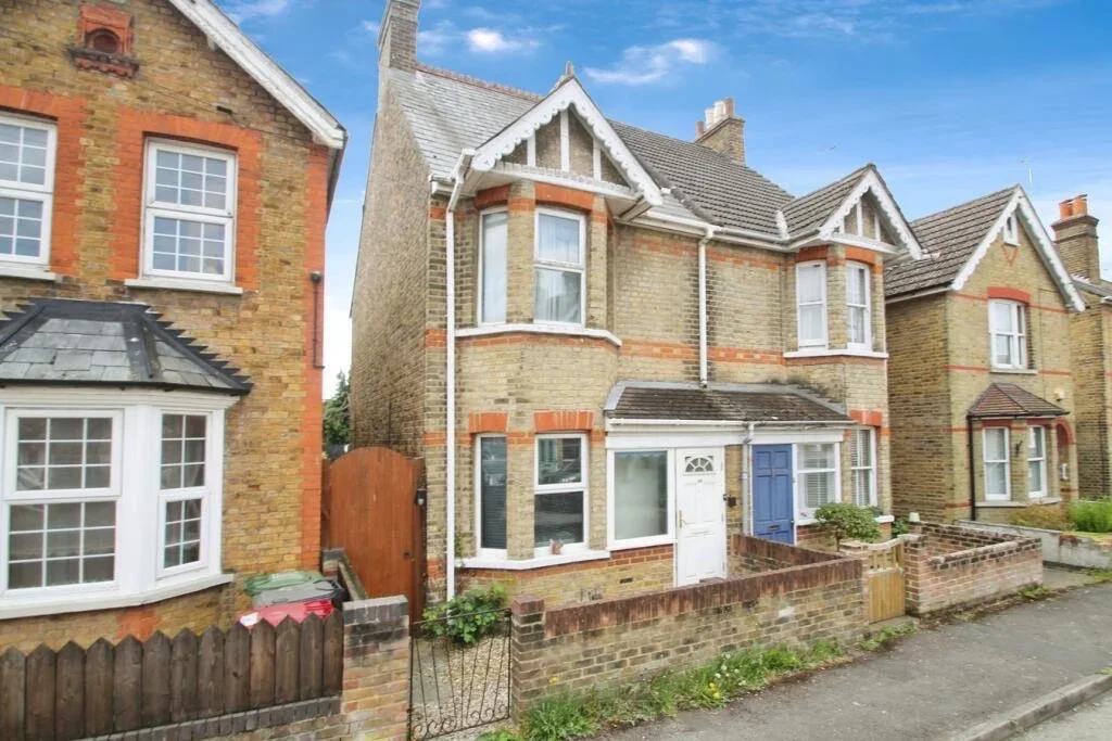House Elmhurst Road in Slough