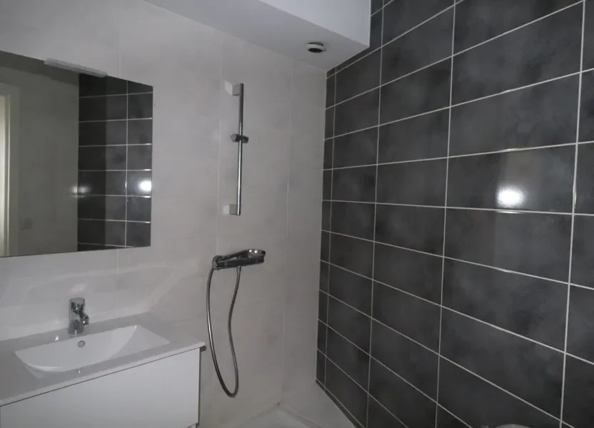 Chambre Rue Jules Ferry à Pont-de-Chéruy