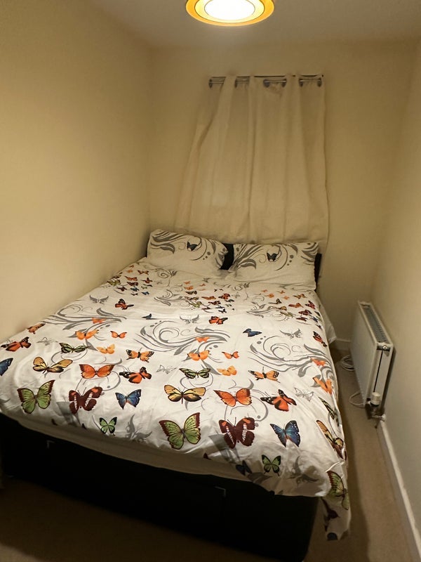 Flat Crabtree Court in Crawley