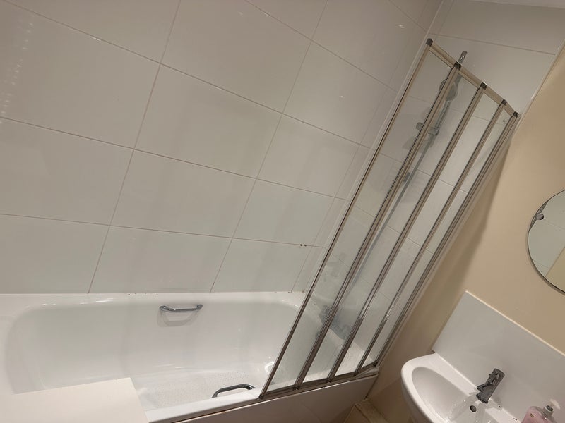 Flat Crabtree Court in Crawley