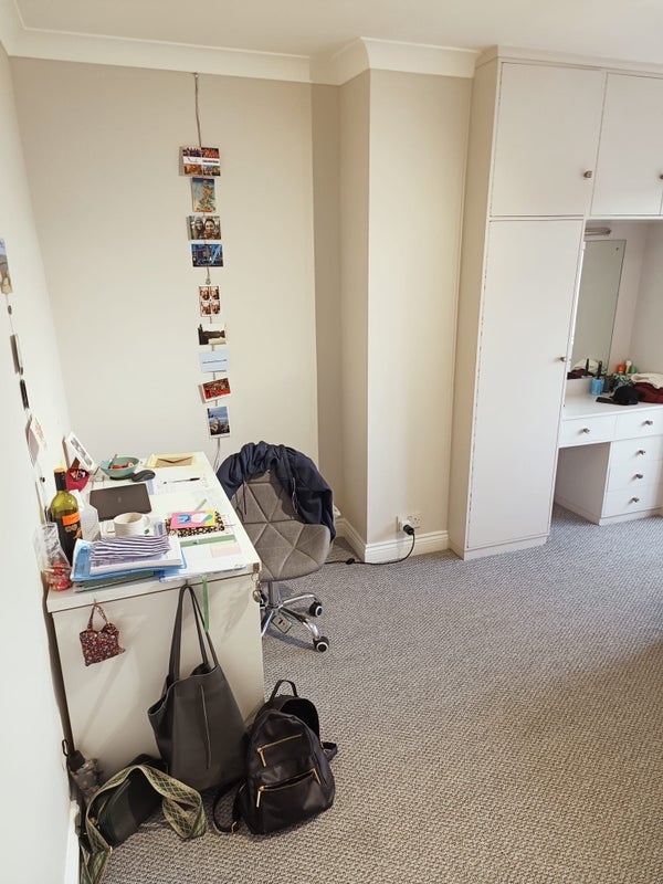 Room Becketts Park Drive in Leeds