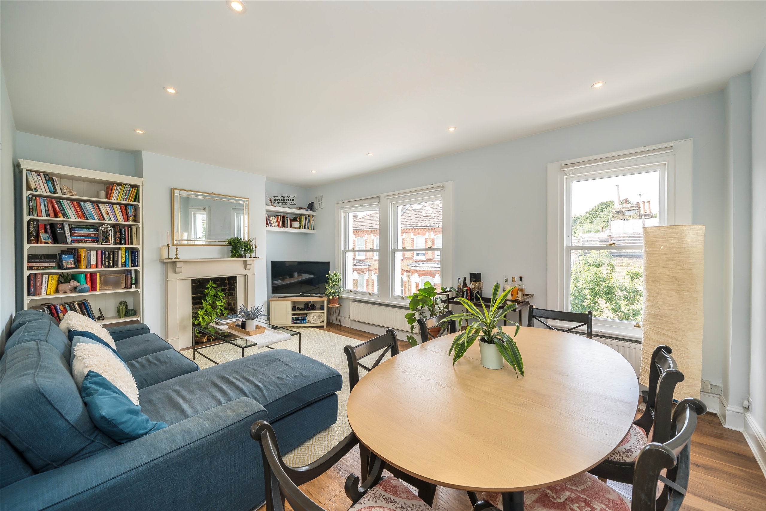 Flat Tregothnan Road in Greater London