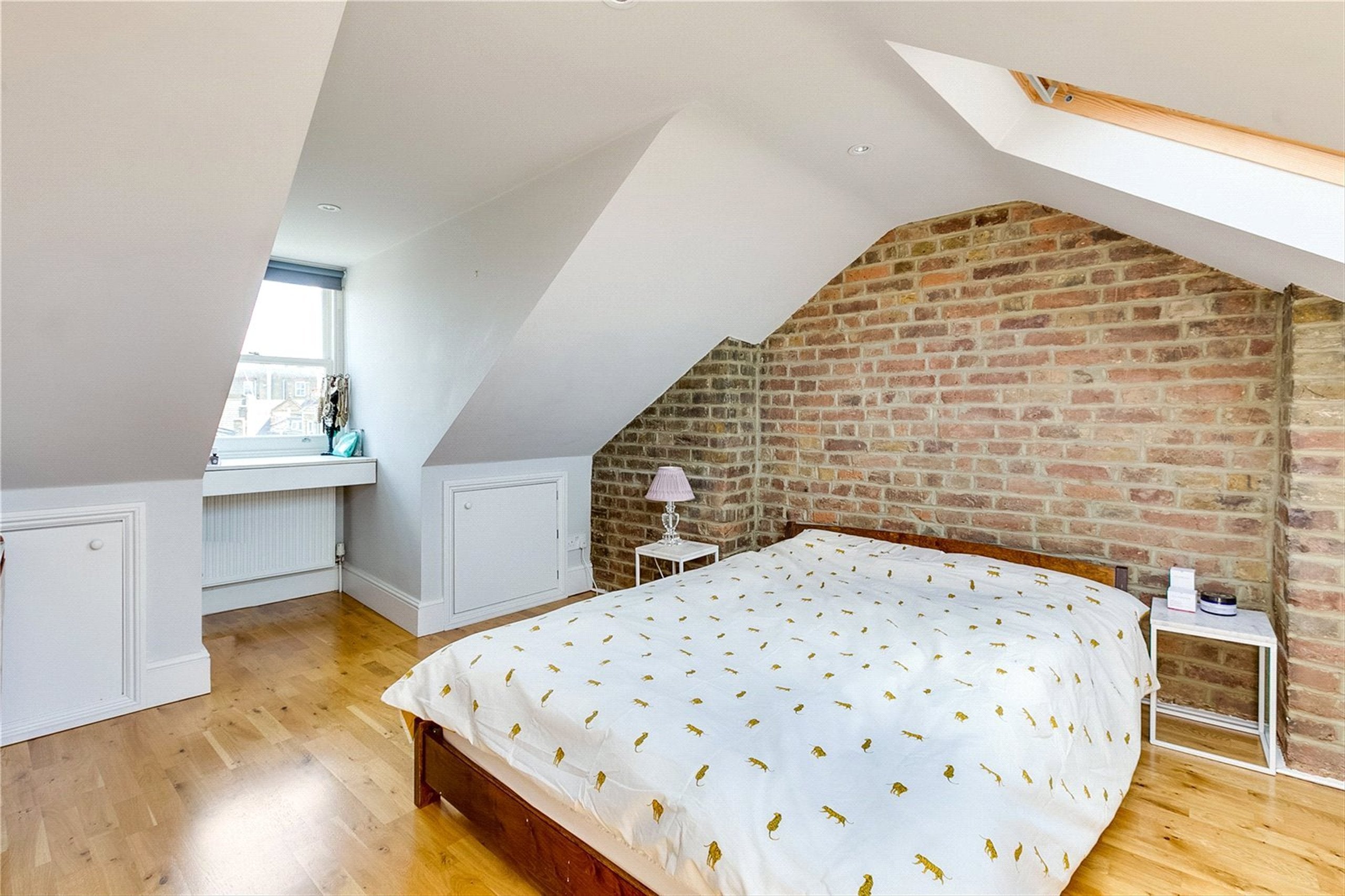Flat Tregothnan Road in Greater London