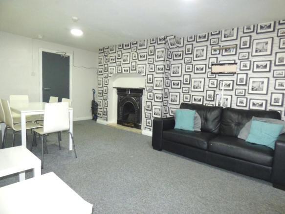 Room Elmsley Street in Preston