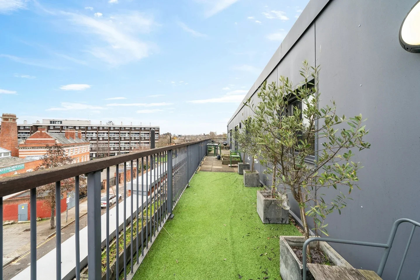 Flat Dunbridge Street in Greater London