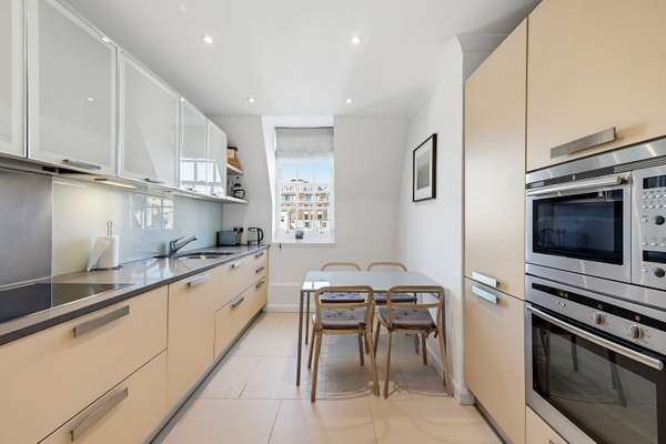 Flat Kensington Church Walk in Greater London