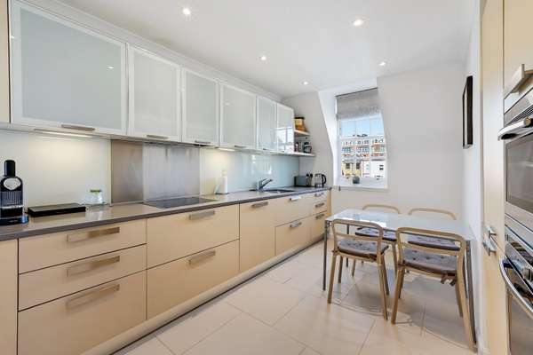 Flat Kensington Church Walk in Greater London