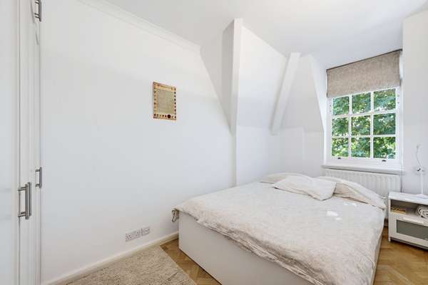 Flat Kensington Church Walk in Greater London