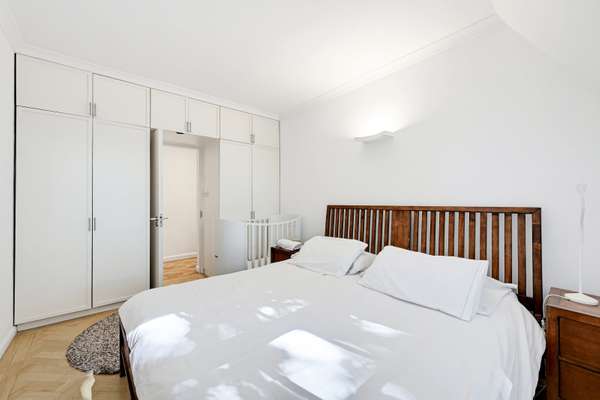 Flat Kensington Church Walk in Greater London