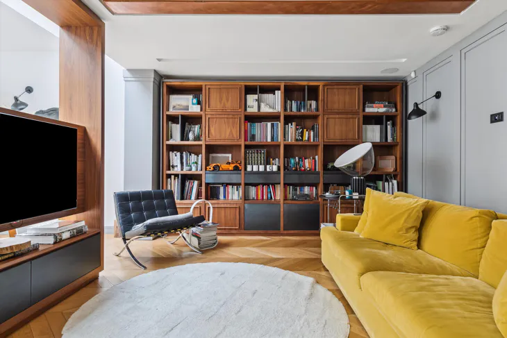Flat Vicarage Gate in Greater London