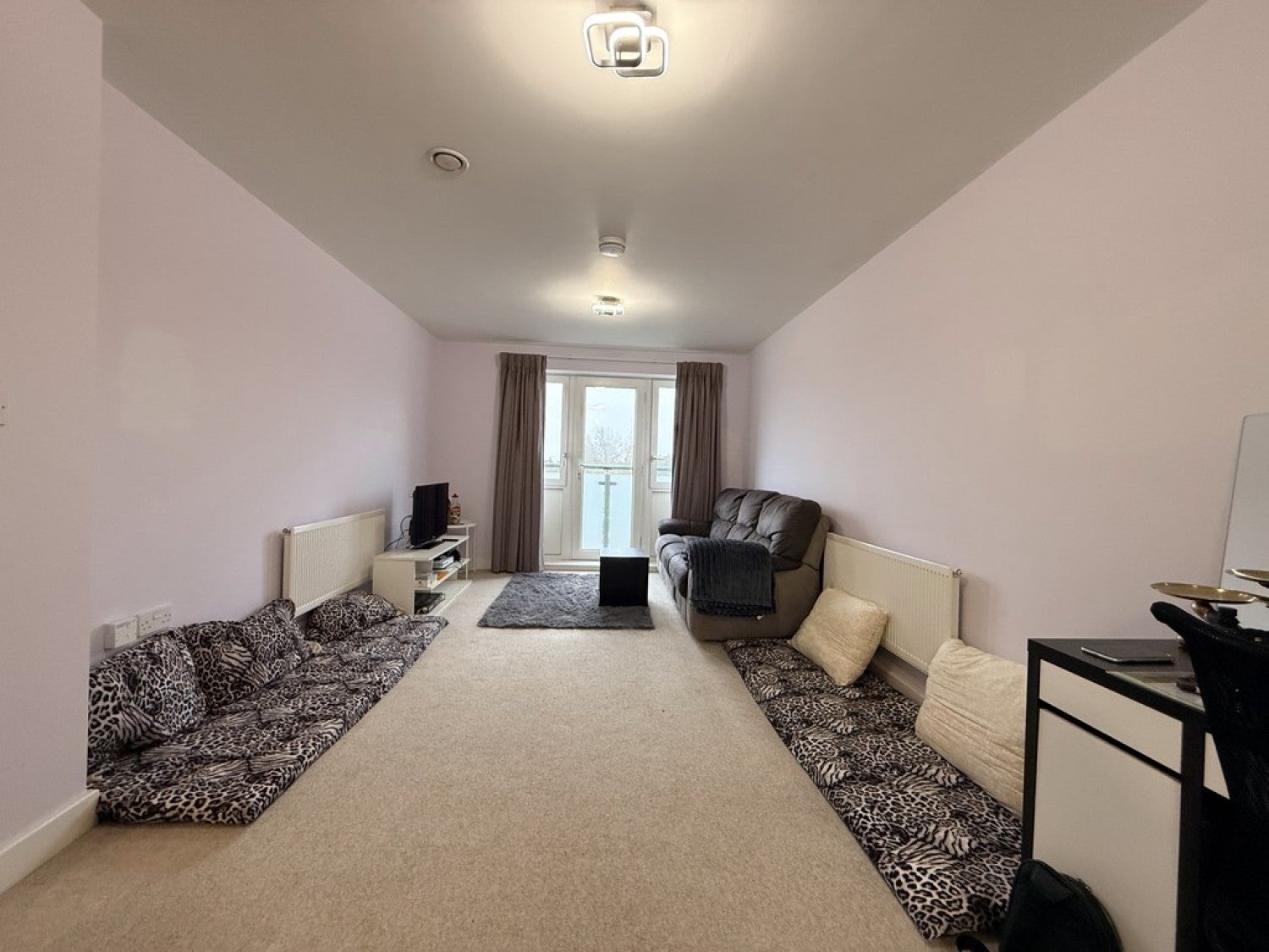 Flat Uxbridge Road in Greater London