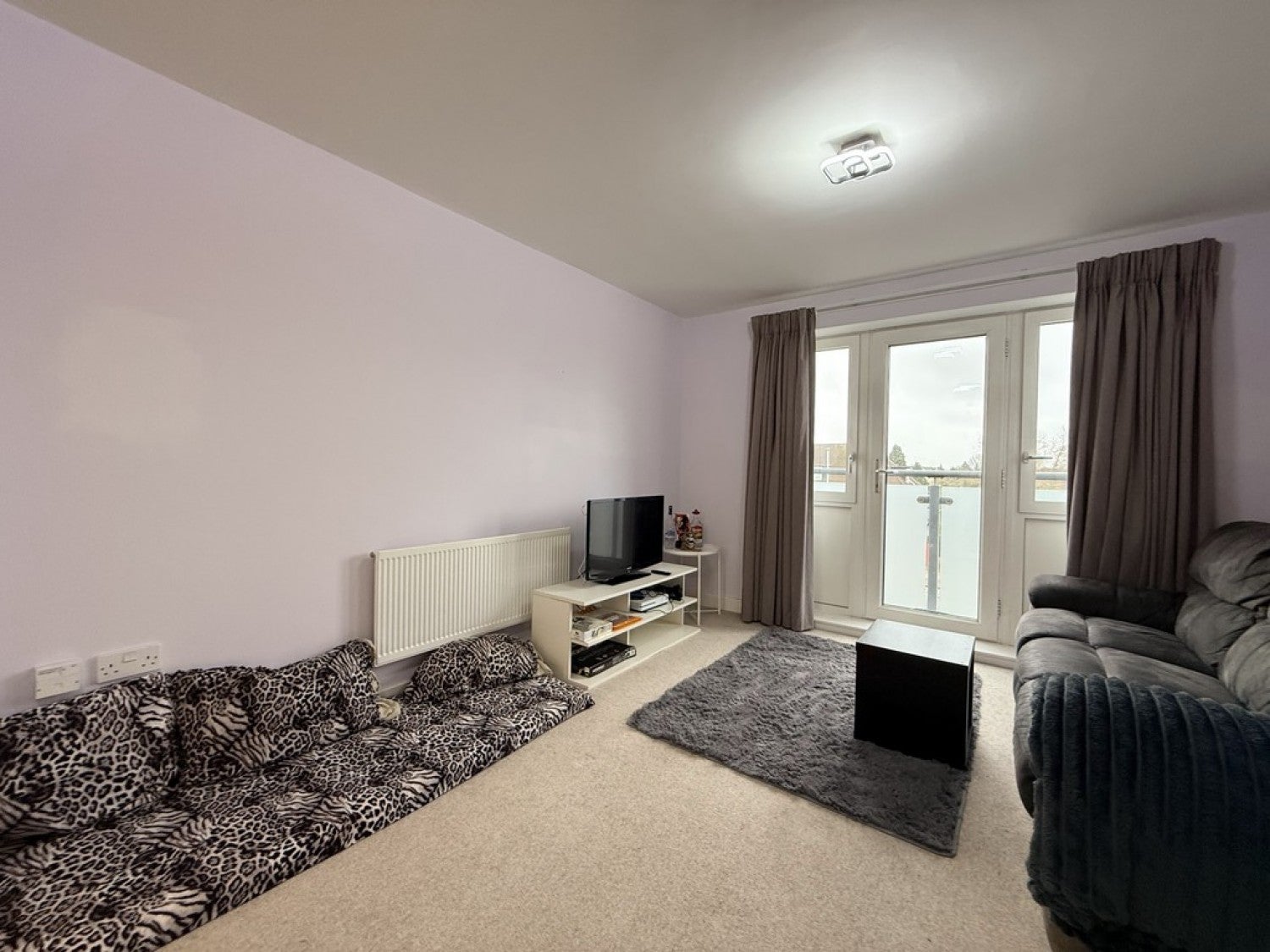 Flat Uxbridge Road in Greater London