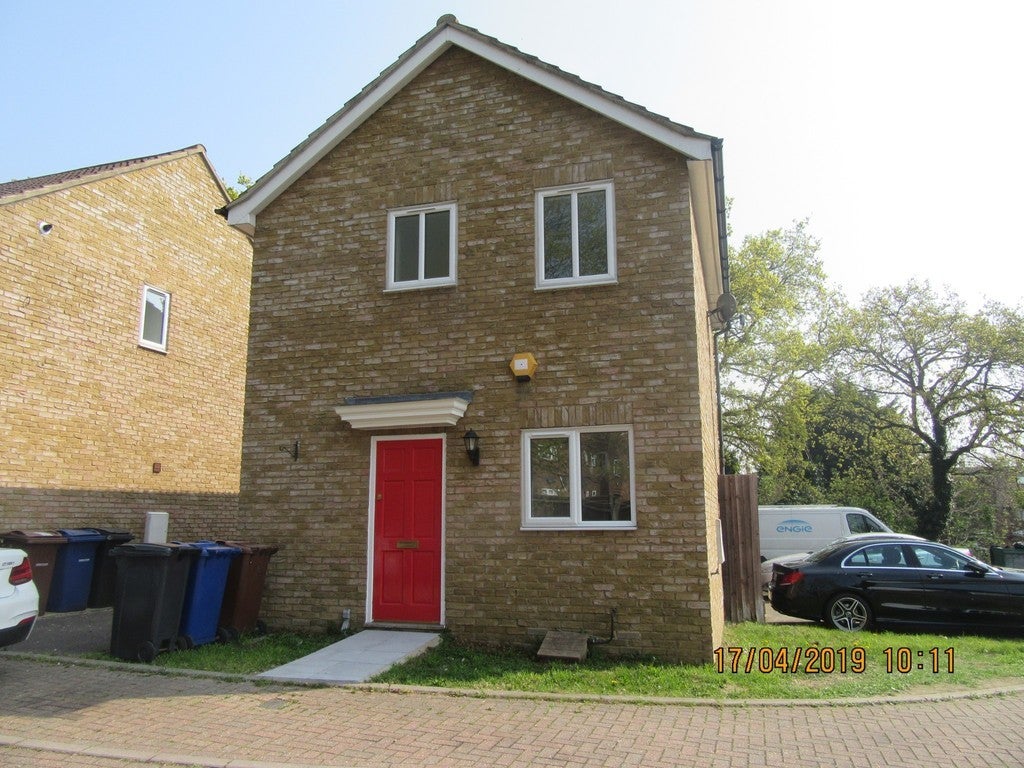 House Corran Way in South Ockendon