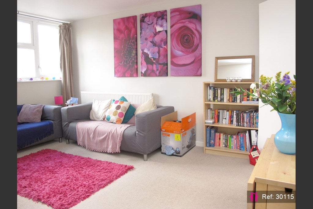 Flat Wayford Street in Greater London