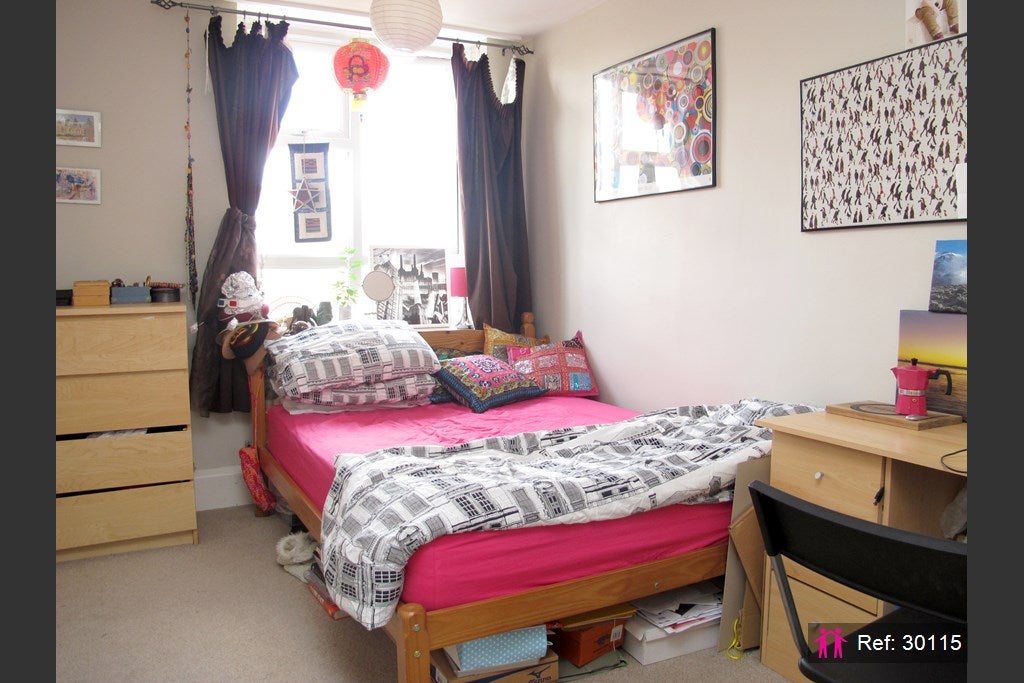 Flat Wayford Street in Greater London