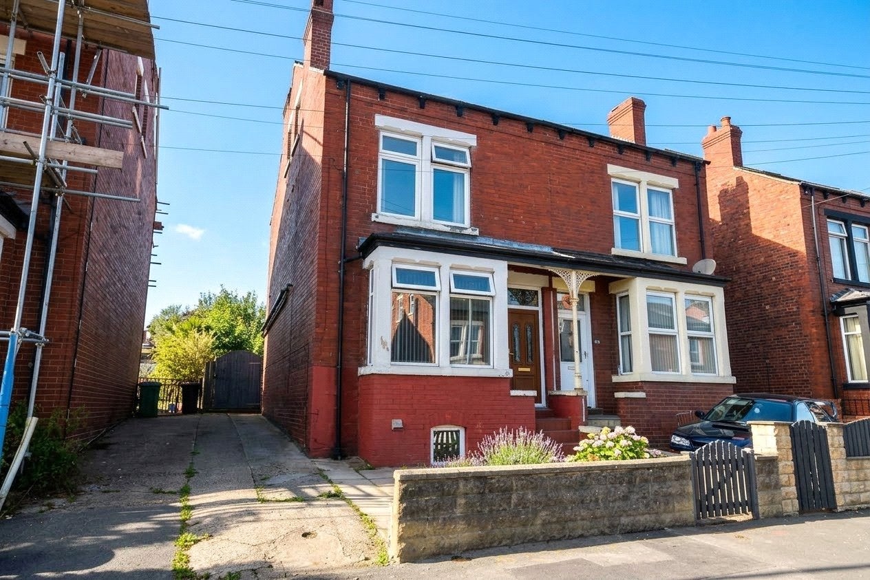 House Cross Flatts Grove in Leeds