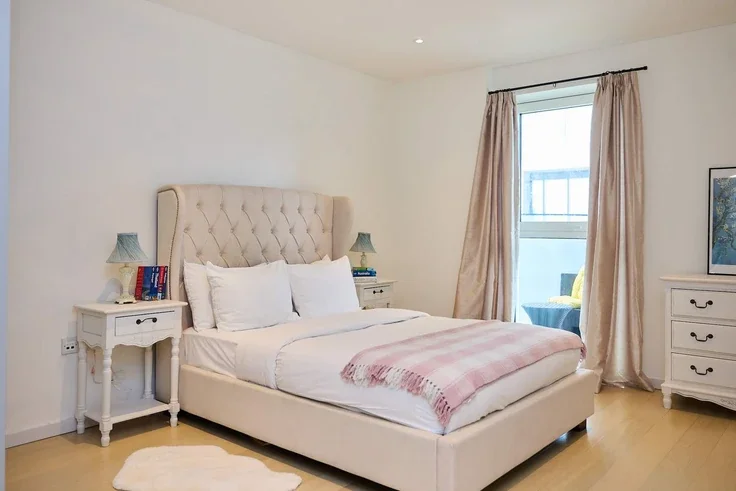 Flat Westfield Avenue in Greater London