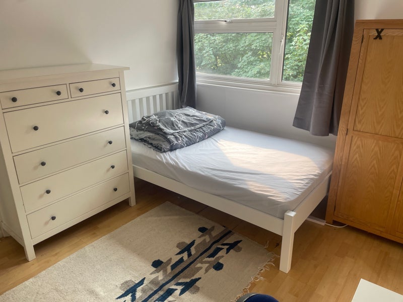 Room Greenfields in Maidenhead