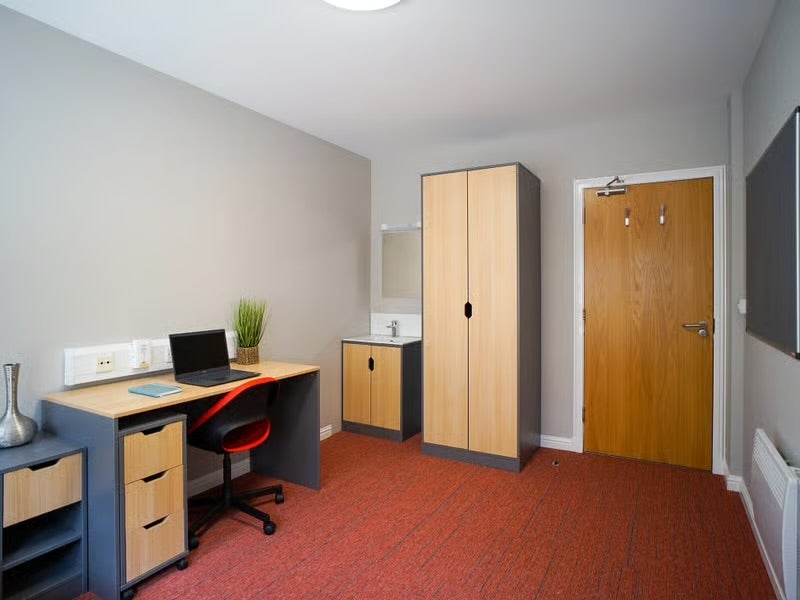 Room Roxburgh Place in City of Edinburgh