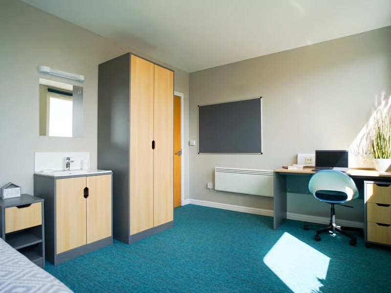 Room Roxburgh Place in City of Edinburgh