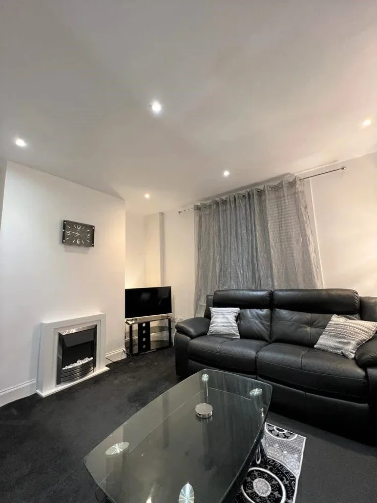 Flat Househillwood Road in Glasgow