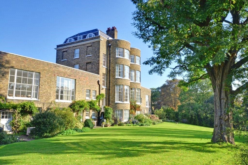 Flat The Paragon in Greater London
