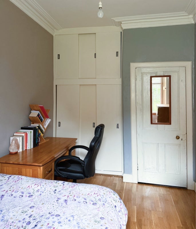 Flat Caledonian Crescent in City of Edinburgh
