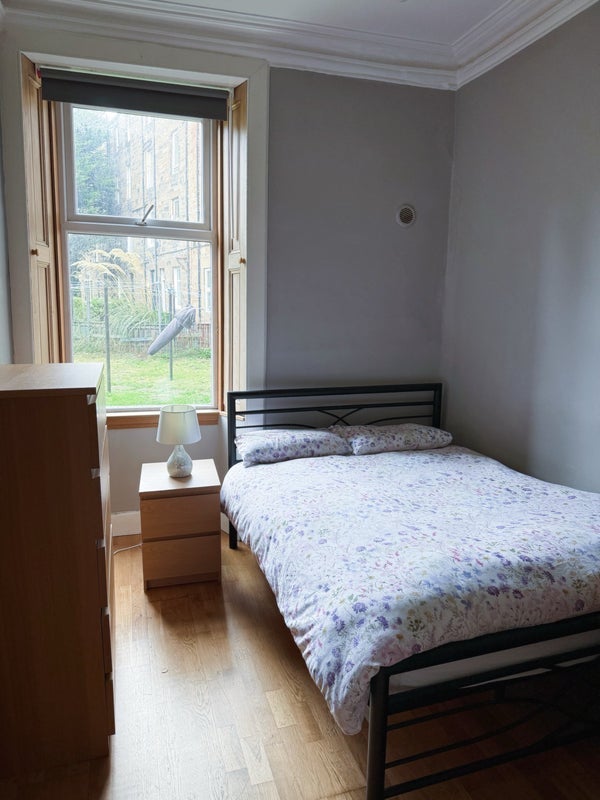 Flat Caledonian Crescent in City of Edinburgh