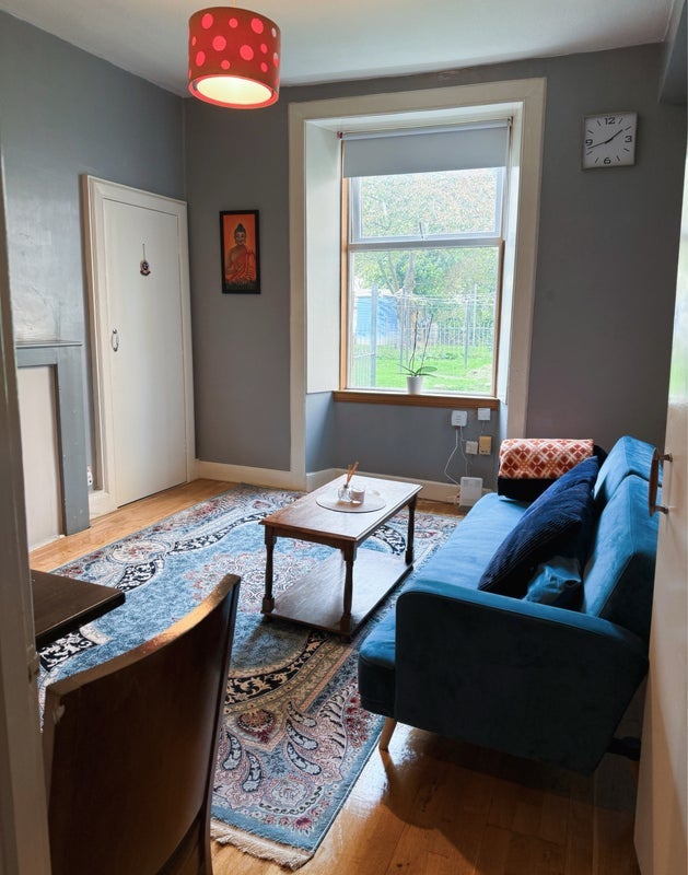 Flat Caledonian Crescent in City of Edinburgh