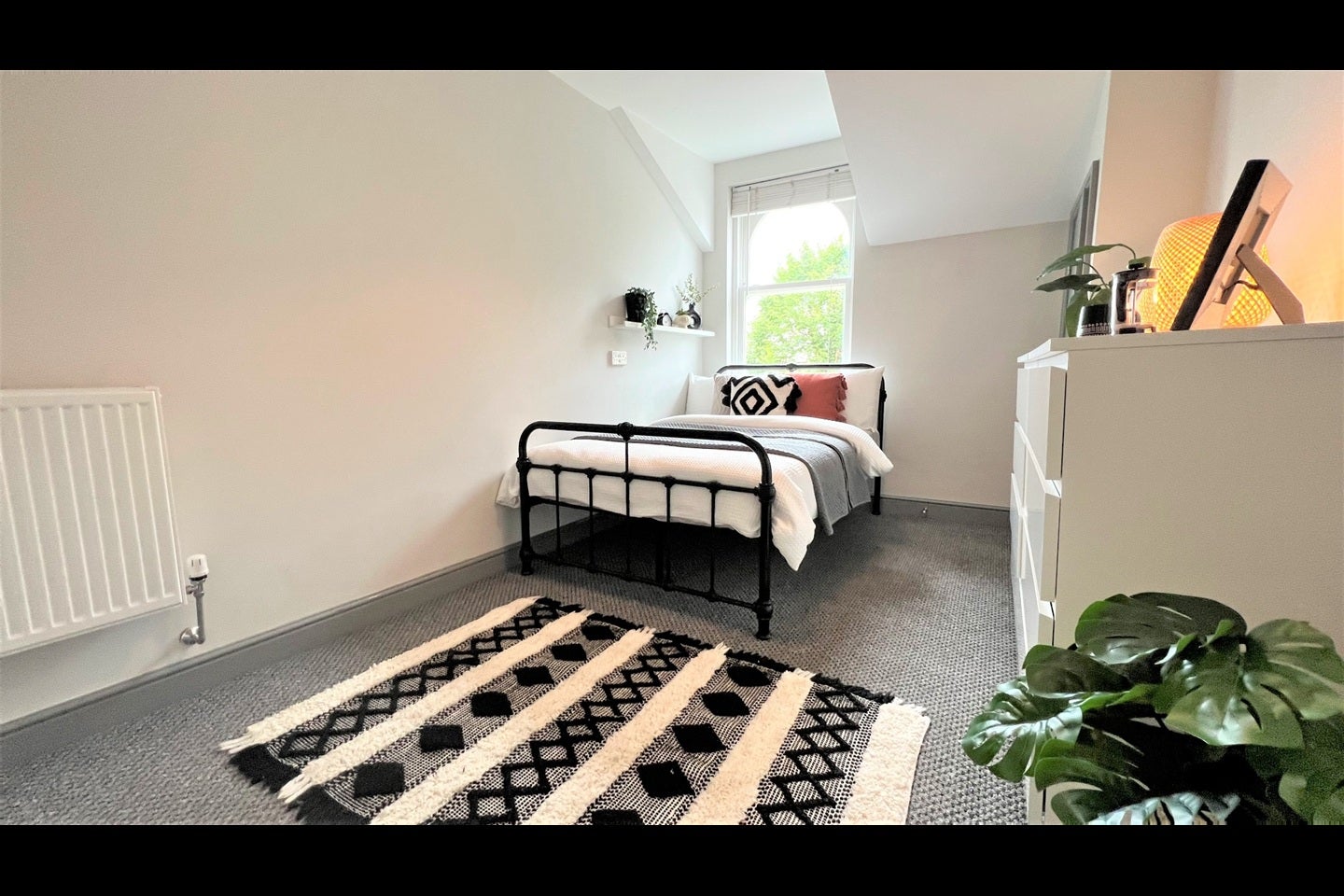 Room Elwick Road in Ashford