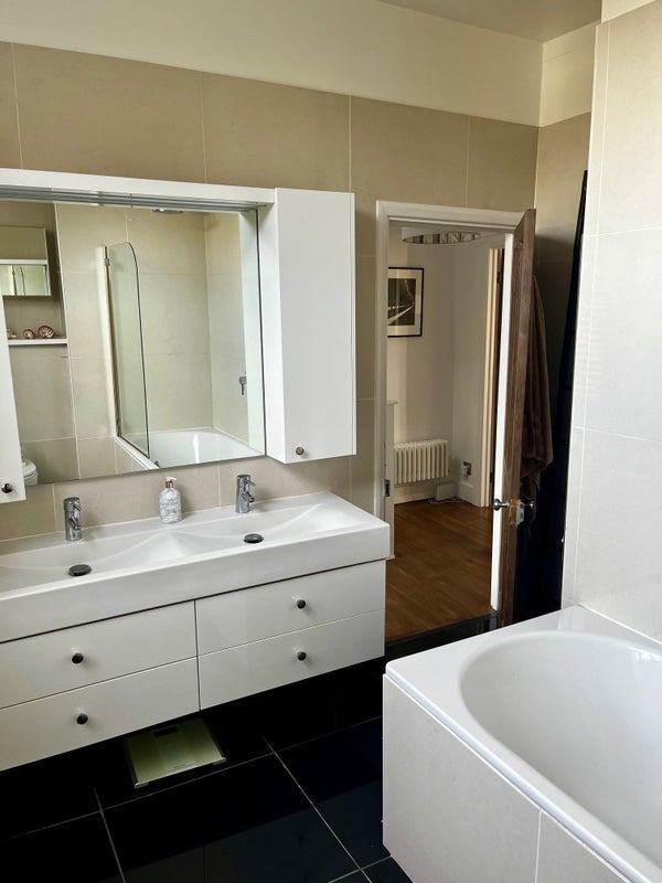 Room Arlingford Road in Greater London