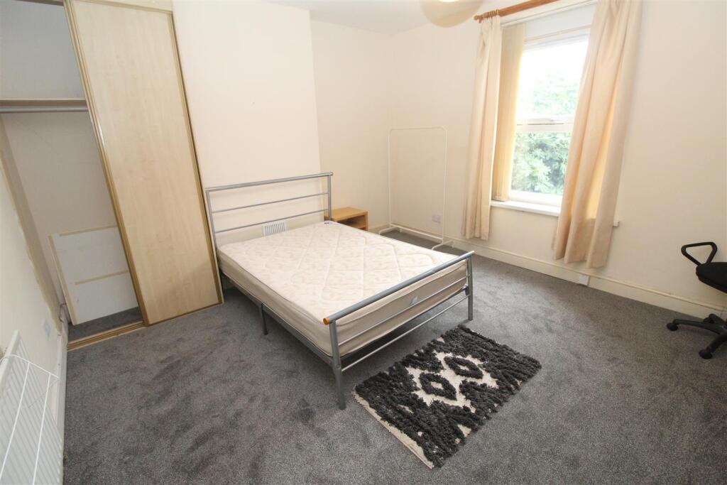 Flat Oakfield Street in Cardiff