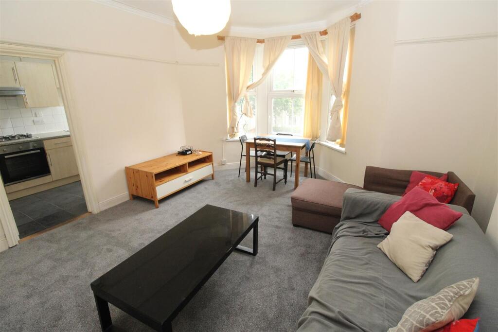 Flat Oakfield Street in Cardiff